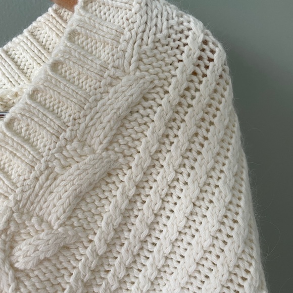 Eddie Bauer Cable Knit Ivory V-Neck Sweater - XL - Picture 5 of 8